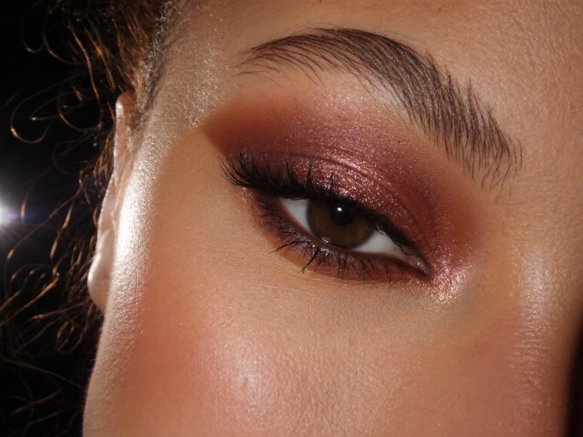 Party glam makeup, close-up on eyes and lashes